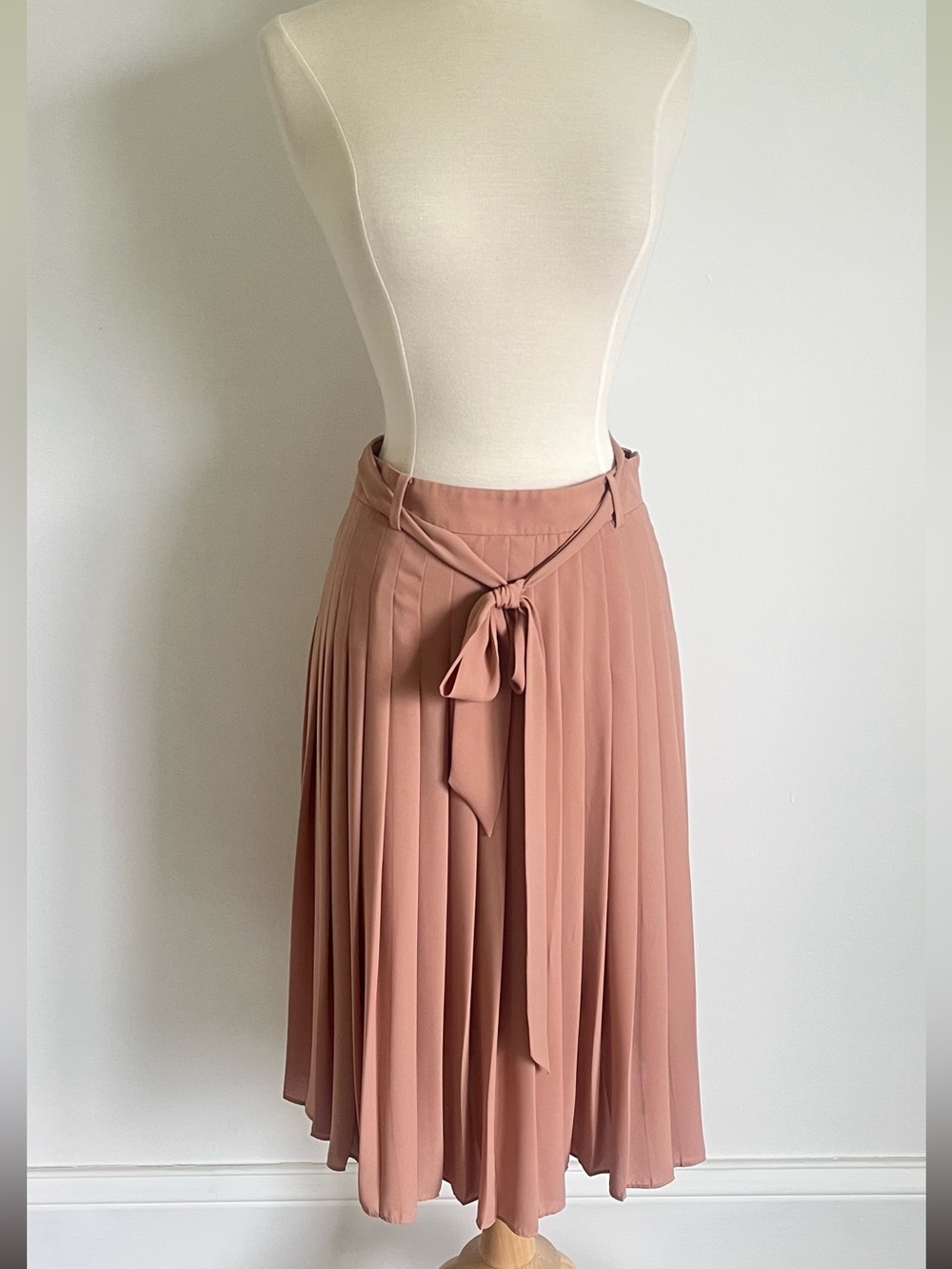 ANN TAYLOR Pleated Midi Skirt with Waist Tie - tawny Dusty Rose- Size 6